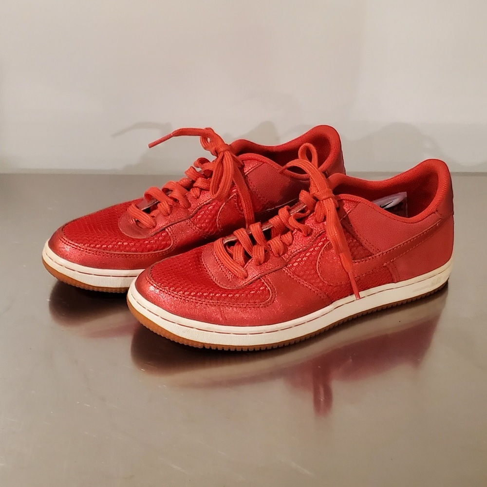 Nike Air Women's AF1 Light Red color Size 6